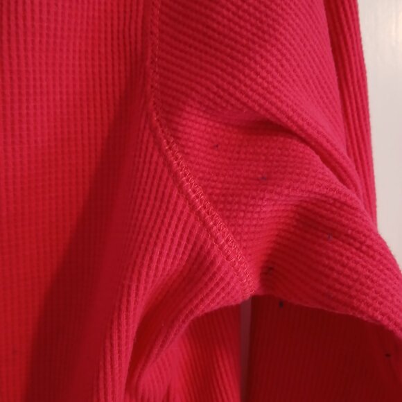 Hue Women's Red Long Sleeve Waffle Knit Scottie Dag Print Top - Picture 4 of 6